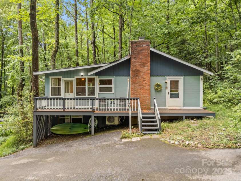 1453 Tanglewood Lane, Saluda, NC 28773.  MLS# CAR4286726, YatesRealty ID 35014. 