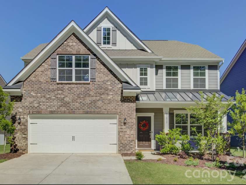 17812 New Mark Avenue, Charlotte, NC 28278.  MLS# CAR4387934, YatesRealty ID 35014. 
