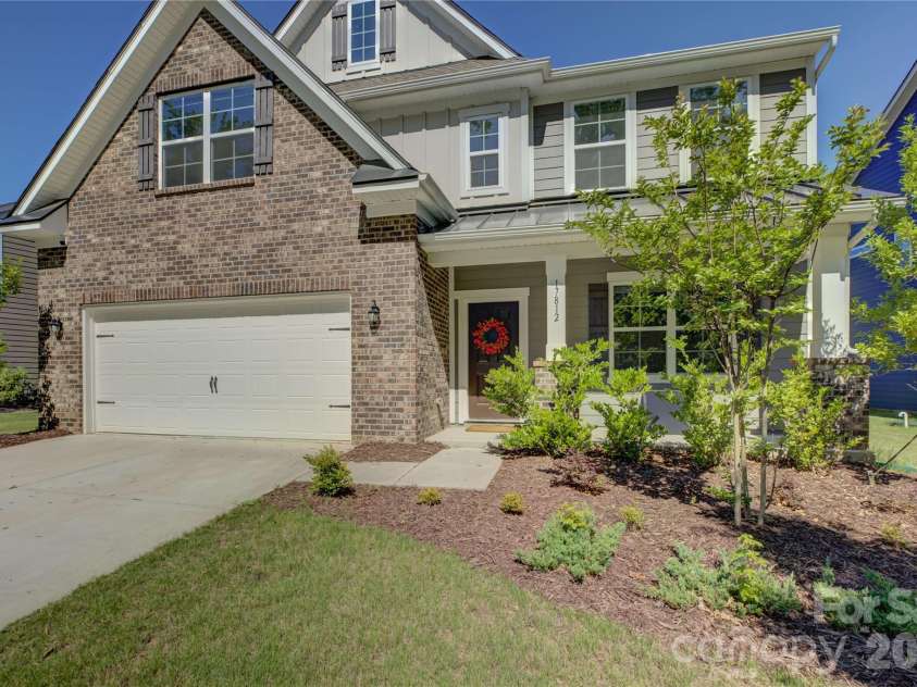 17812 New Mark Avenue, Charlotte, NC 28278.  MLS# CAR4387934, YatesRealty ID 35014. 