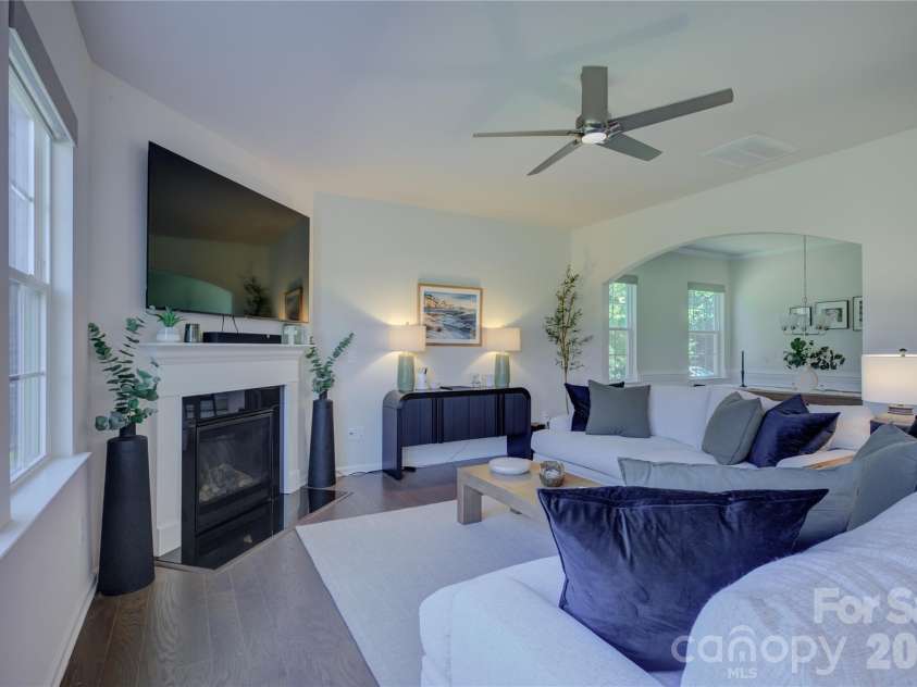 17812 New Mark Avenue, Charlotte, NC 28278.  MLS# CAR4387934, YatesRealty ID 35014. 