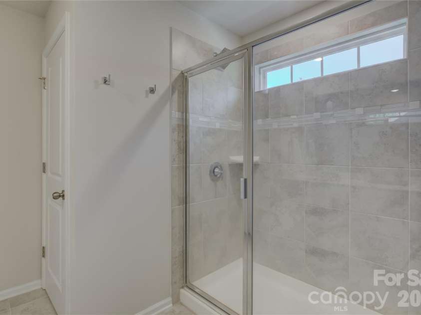 17812 New Mark Avenue, Charlotte, NC 28278.  MLS# CAR4387934, YatesRealty ID 35014. 