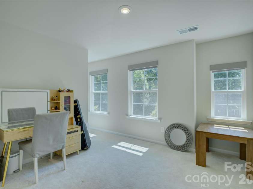 17812 New Mark Avenue, Charlotte, NC 28278.  MLS# CAR4387934, YatesRealty ID 35014. 