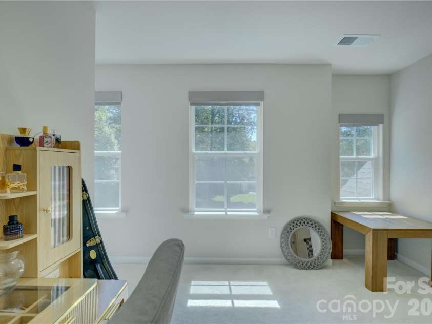 17812 New Mark Avenue, Charlotte, NC 28278.  MLS# CAR4387934, YatesRealty ID 35014. 