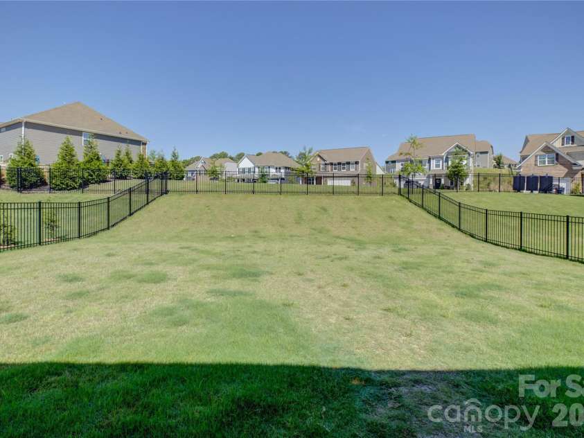 17812 New Mark Avenue, Charlotte, NC 28278.  MLS# CAR4387934, YatesRealty ID 35014. 