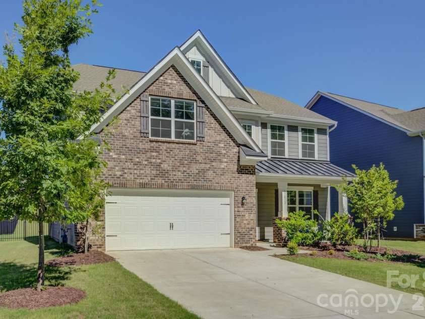17812 New Mark Avenue, Charlotte, NC 28278.  MLS# CAR4387934, YatesRealty ID 35014. 