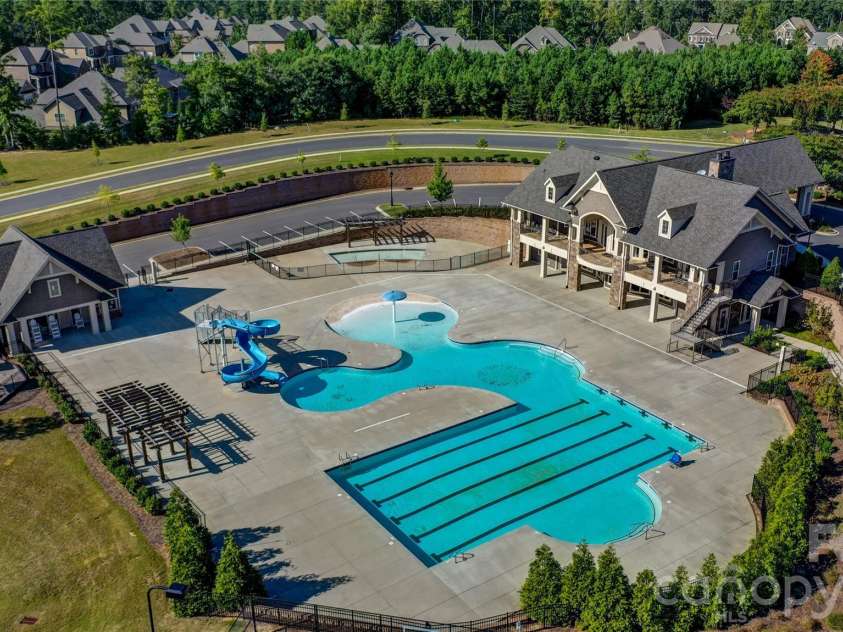 17812 New Mark Avenue, Charlotte, NC 28278.  MLS# CAR4387934, YatesRealty ID 35014. 