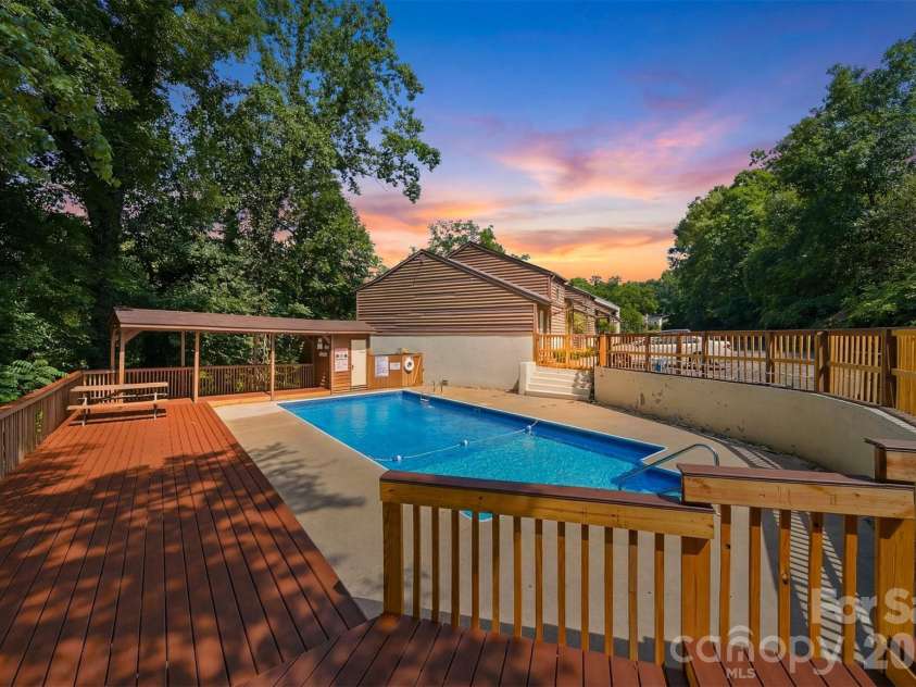 1420 11th Street Drive, Hickory, NC 28601.  MLS# CAR4391494, YatesRealty ID 35015. 
