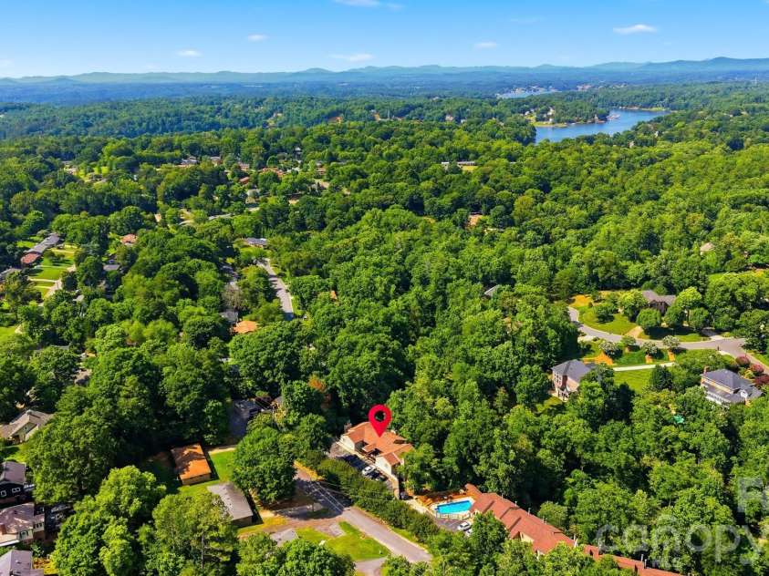 1420 11th Street Drive, Hickory, NC 28601.  MLS# CAR4391494, YatesRealty ID 35015. 