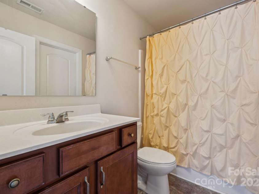 3922 Martele Drive, Mint Hill, NC 28227.  MLS# CAR4292629, YatesRealty ID 35015. Bathroom # 3