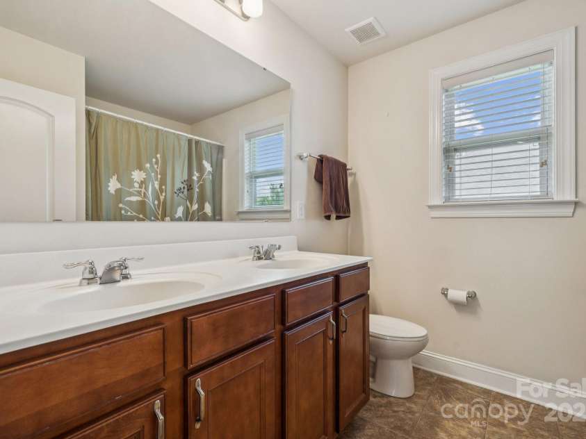 3922 Martele Drive, Mint Hill, NC 28227.  MLS# CAR4292629, YatesRealty ID 35015. Bathroom # 4