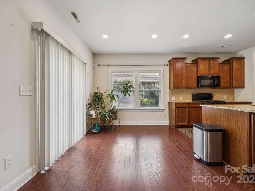 3922 Martele Drive, Mint Hill, NC 28227.  MLS# CAR4292629, YatesRealty ID 35015. Eat In Kitchen