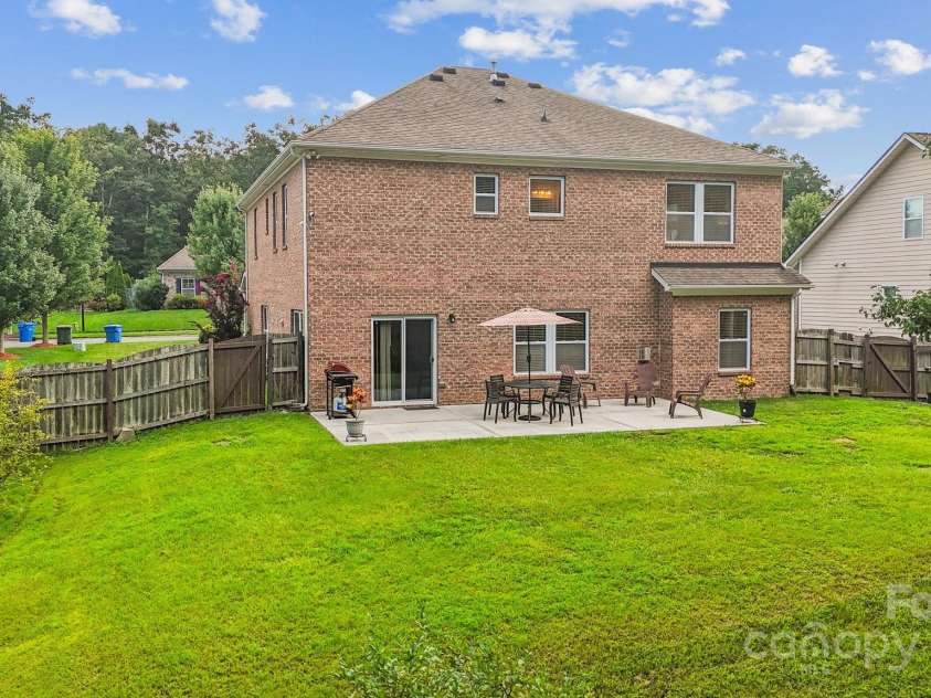 3922 Martele Drive, Mint Hill, NC 28227.  MLS# CAR4292629, YatesRealty ID 35015. Fenced Back yard
