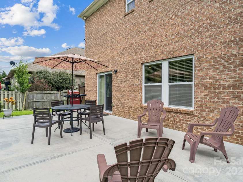 3922 Martele Drive, Mint Hill, NC 28227.  MLS# CAR4292629, YatesRealty ID 35015. Great area for Entertaining