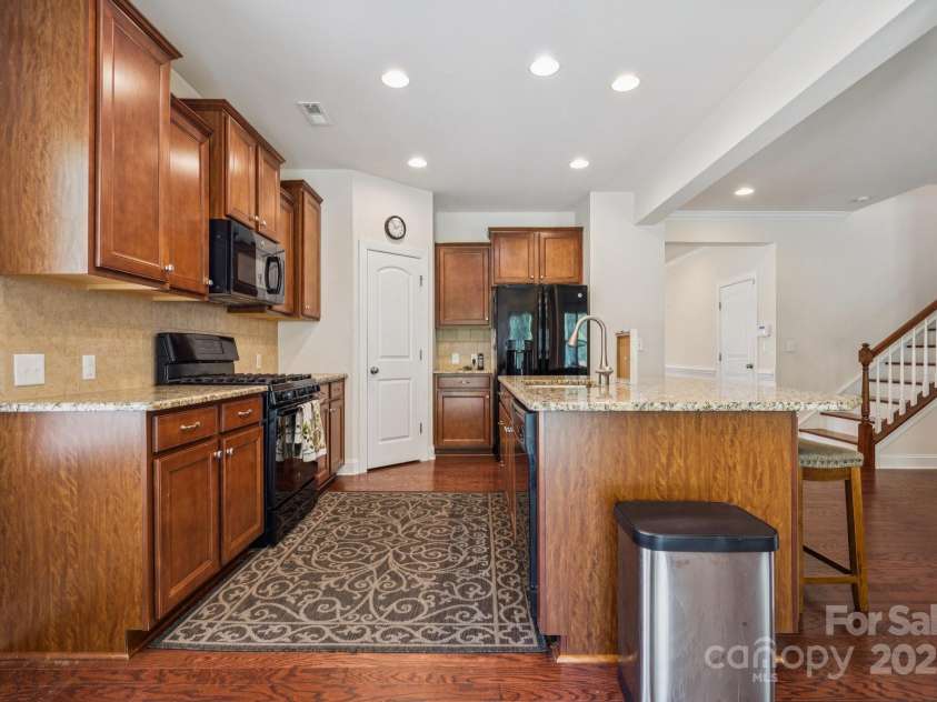 3922 Martele Drive, Mint Hill, NC 28227.  MLS# CAR4292629, YatesRealty ID 35015. Kitchen