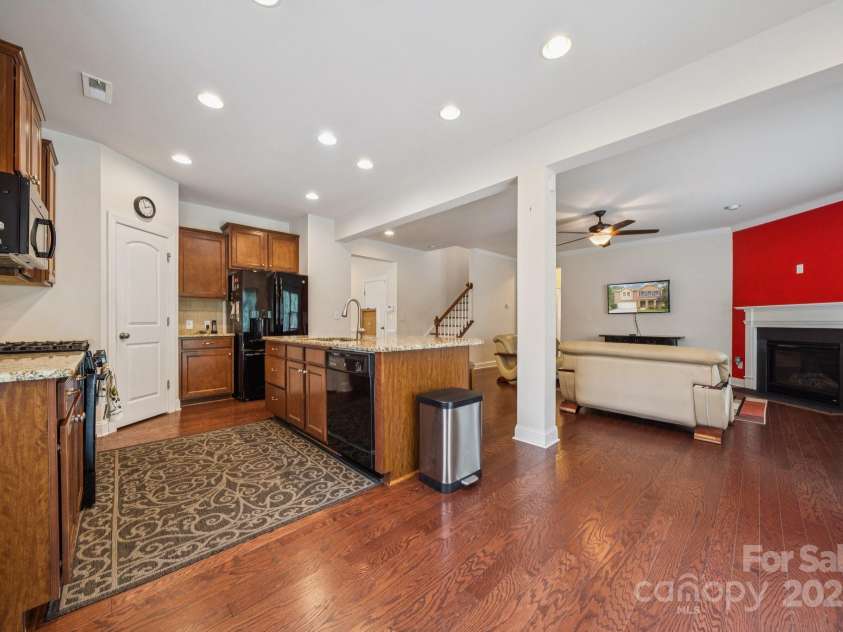 3922 Martele Drive, Mint Hill, NC 28227.  MLS# CAR4292629, YatesRealty ID 35015. Spacious Kitchen with Nice size Island