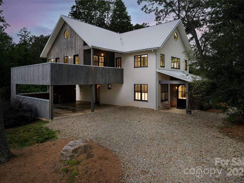 7 Bee Balm Way, Asheville, NC 28804.  MLS# CAR4290500, YatesRealty ID 35016. 