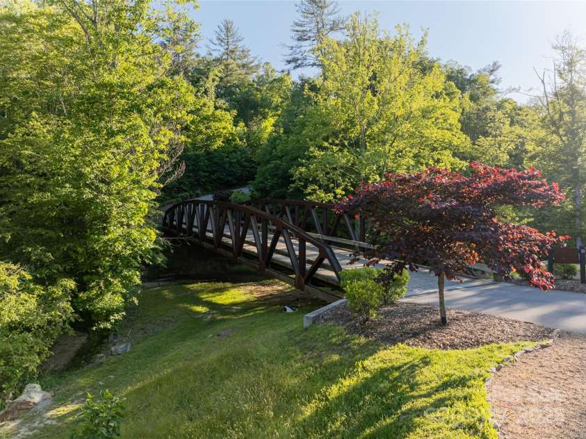 7 Bee Balm Way, Asheville, NC 28804.  MLS# CAR4290500, YatesRealty ID 35016. 