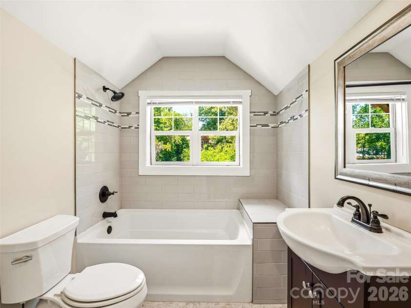 25 Shady Park Lane, Asheville, NC 28804.  MLS# CAR4395453, YatesRealty ID 35017. Third level full bath.