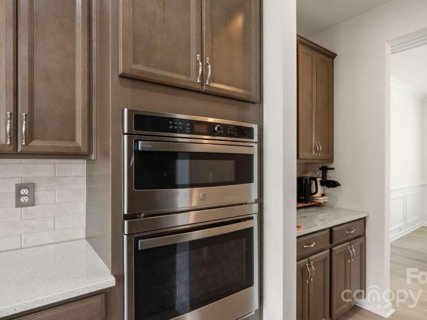 2861 Suffolk Place, Fort Mill, SC 29715.  MLS# CAR4295287, YatesRealty ID 35017. 