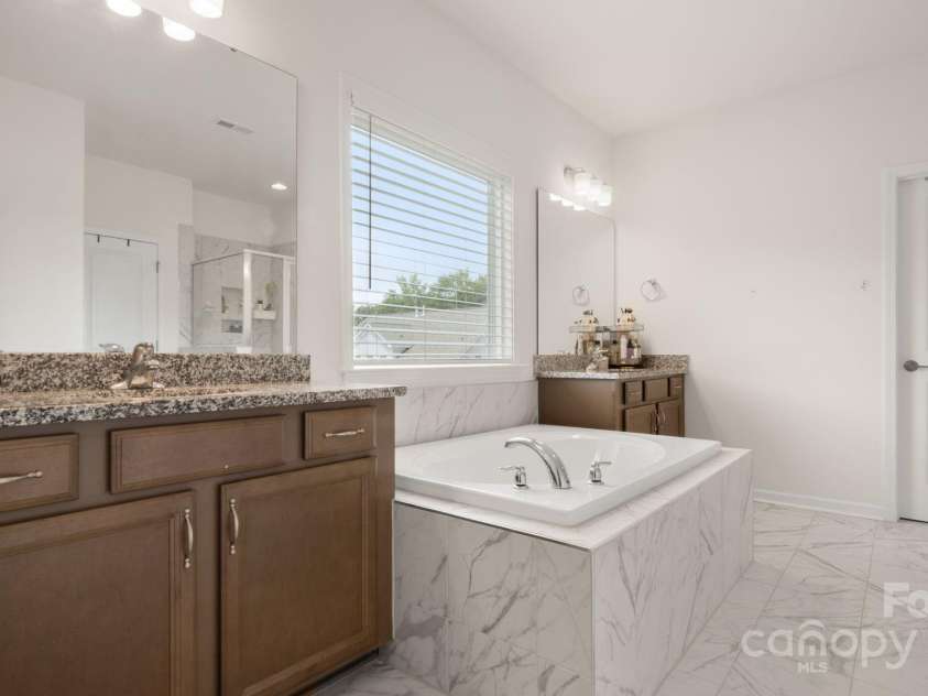 2861 Suffolk Place, Fort Mill, SC 29715.  MLS# CAR4295287, YatesRealty ID 35017. 