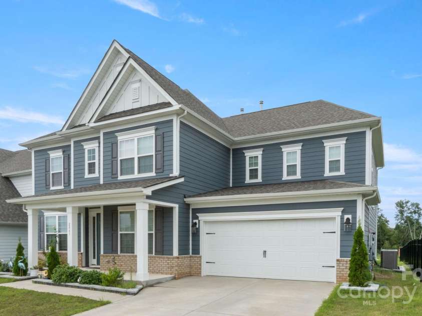 2861 Suffolk Place, Fort Mill, SC 29715.  MLS# CAR4333987, YatesRealty ID 35017. 