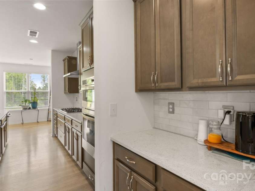 2861 Suffolk Place, Fort Mill, SC 29715.  MLS# CAR4333987, YatesRealty ID 35017. 