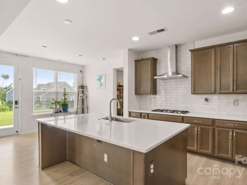 2861 Suffolk Place, Fort Mill, SC 29715.  MLS# CAR4333987, YatesRealty ID 35017. 