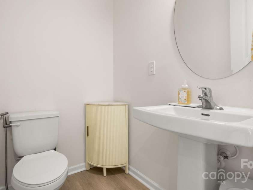 2861 Suffolk Place, Fort Mill, SC 29715.  MLS# CAR4333987, YatesRealty ID 35017. 