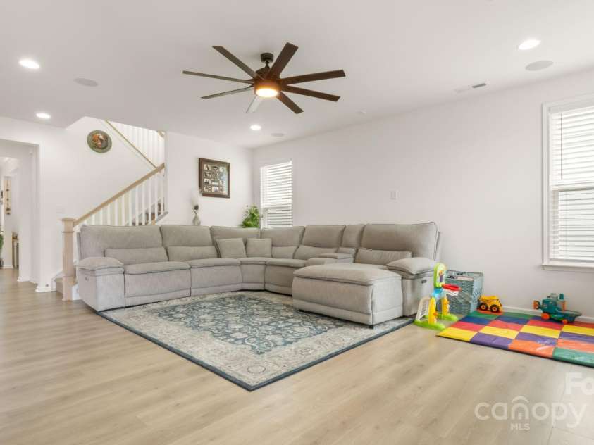 2861 Suffolk Place, Fort Mill, SC 29715.  MLS# CAR4333987, YatesRealty ID 35017. 