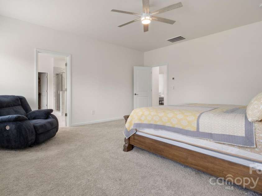 2861 Suffolk Place, Fort Mill, SC 29715.  MLS# CAR4333987, YatesRealty ID 35017. 