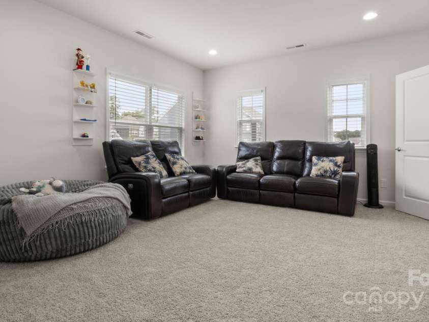 2861 Suffolk Place, Fort Mill, SC 29715.  MLS# CAR4333987, YatesRealty ID 35017. 