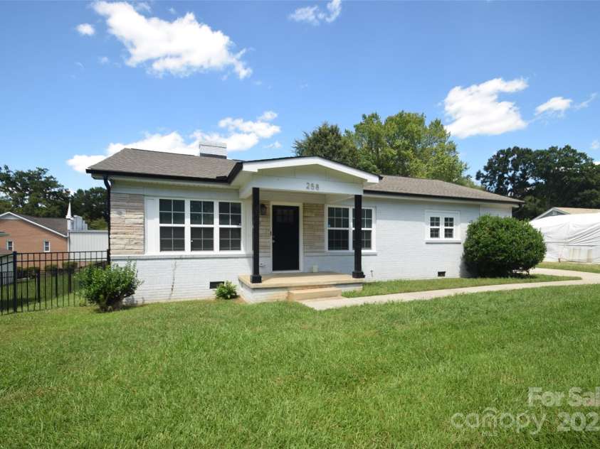 258 Carver Avenue, Concord, NC 28025.  MLS# CAR4295574, YatesRealty ID 35018. 