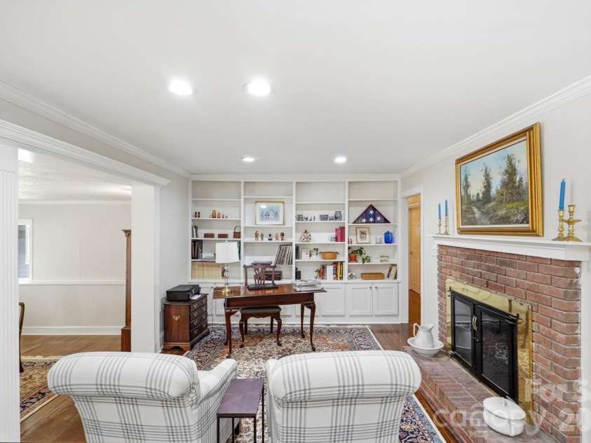 185 Hillcrest Avenue, Concord, NC 28025.  MLS# CAR4396702, YatesRealty ID 35019. 