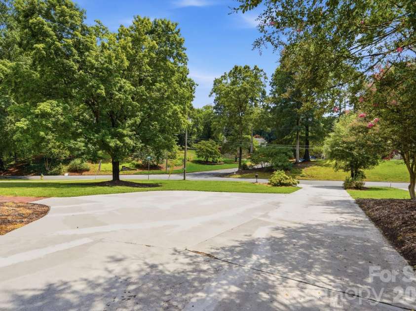 185 Hillcrest Avenue, Concord, NC 28025.  MLS# CAR4396702, YatesRealty ID 35019. 