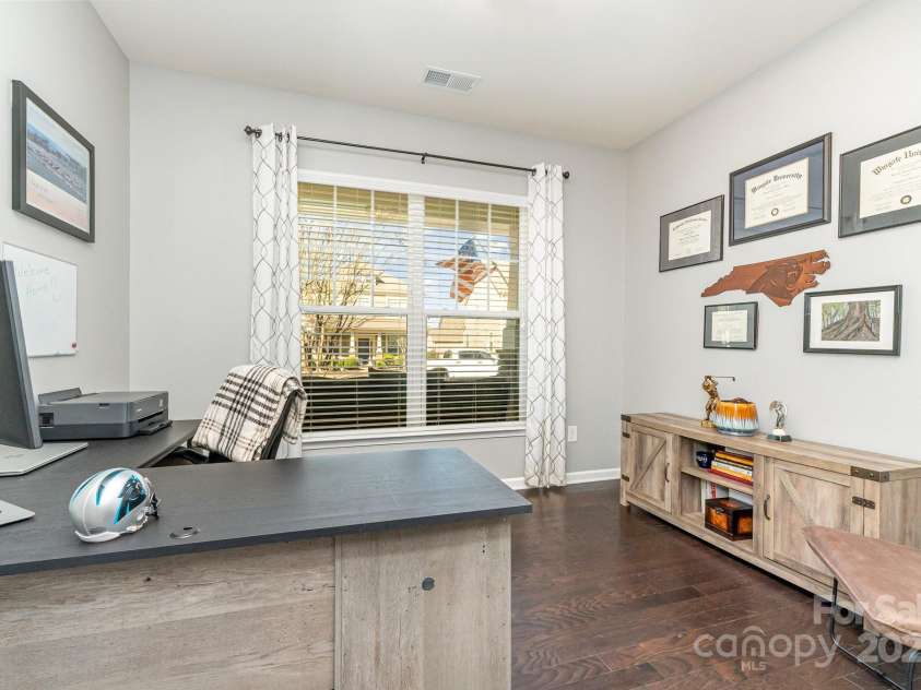 1037 Delridge Street, Waxhaw, NC 28173.  MLS# CAR4234424, YatesRealty ID 3502. Flex Room