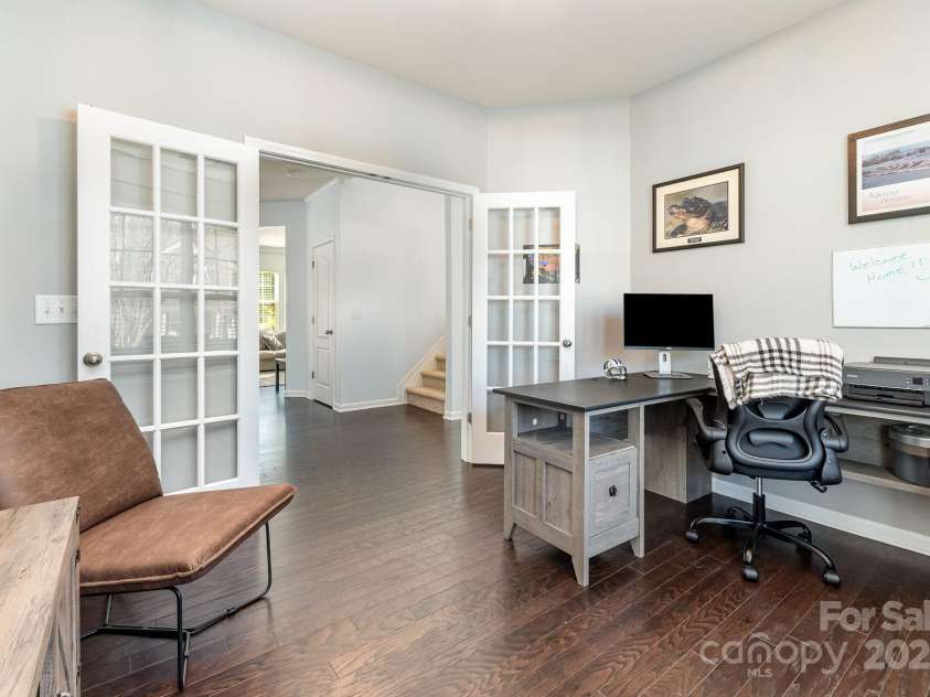 1037 Delridge Street, Waxhaw, NC 28173.  MLS# CAR4234424, YatesRealty ID 3502. Flex Room