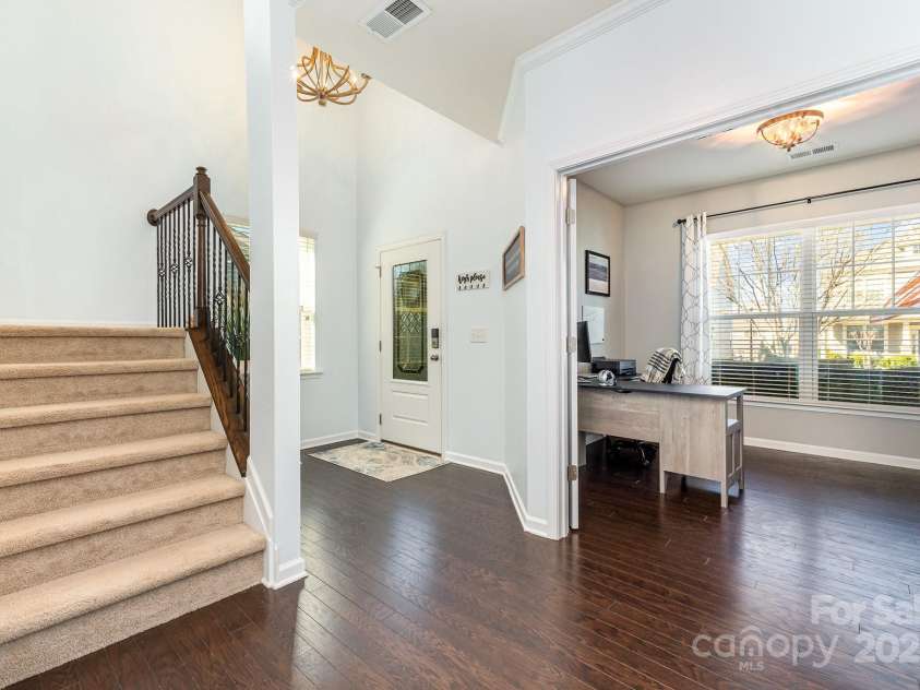 1037 Delridge Street, Waxhaw, NC 28173.  MLS# CAR4234424, YatesRealty ID 3502. Foyer
