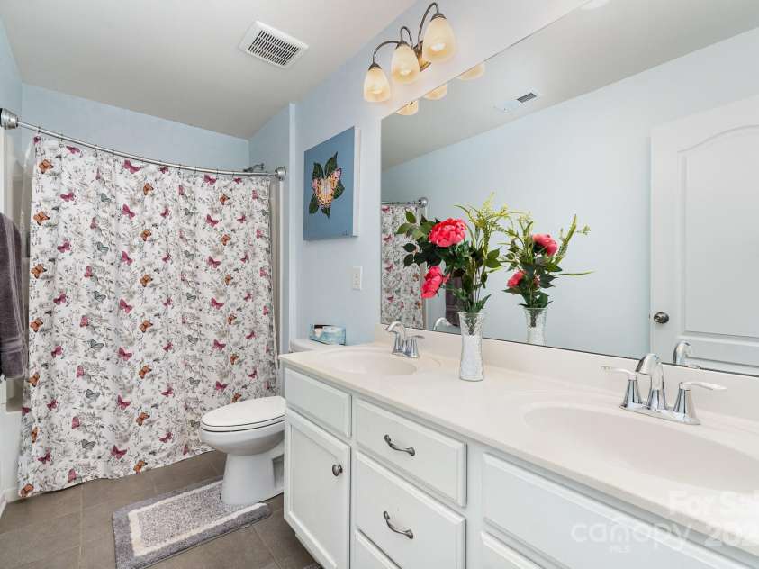 1037 Delridge Street, Waxhaw, NC 28173.  MLS# CAR4234424, YatesRealty ID 3502. Full Bath