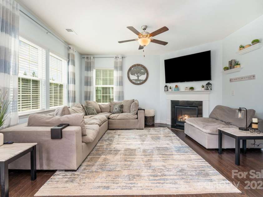 1037 Delridge Street, Waxhaw, NC 28173.  MLS# CAR4234424, YatesRealty ID 3502. Living Room