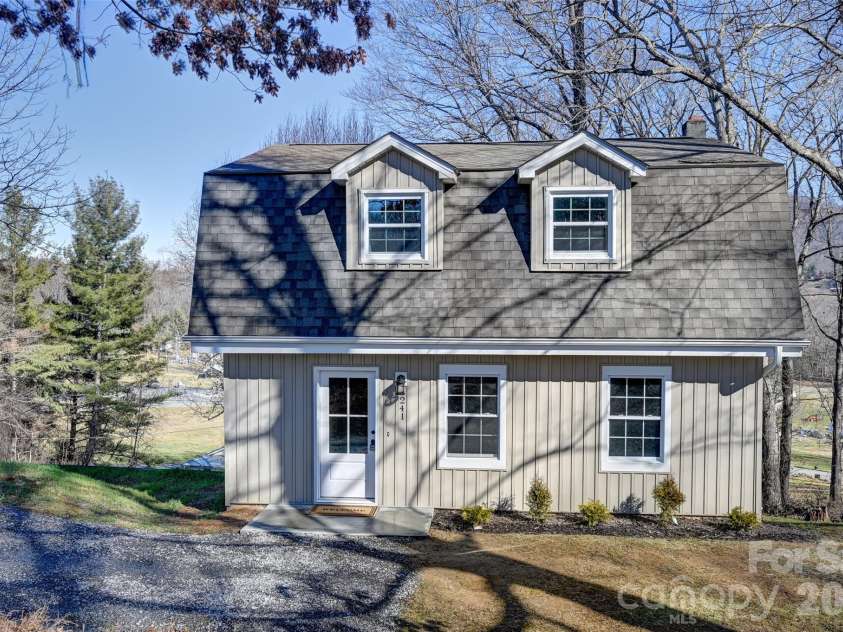 241 Sherrill Lane, Canton, NC 28716.  MLS# CAR4337673, YatesRealty ID 3502. 