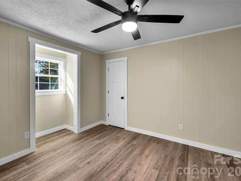 241 Sherrill Lane, Canton, NC 28716.  MLS# CAR4337673, YatesRealty ID 3502. 