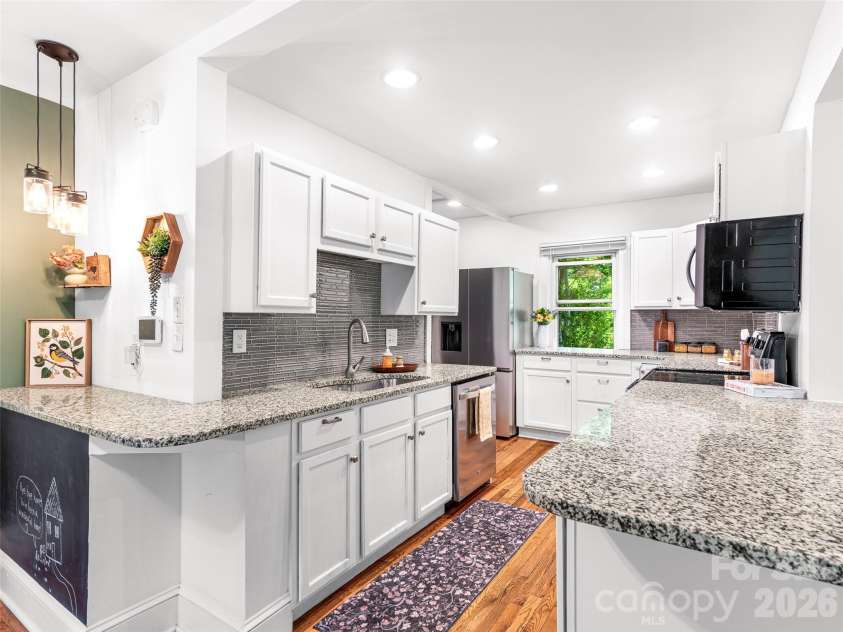 148 Sand Hill Road, Asheville, NC 28806.  MLS# CAR4396689, YatesRealty ID 35020. Beautifully updated kitchen.