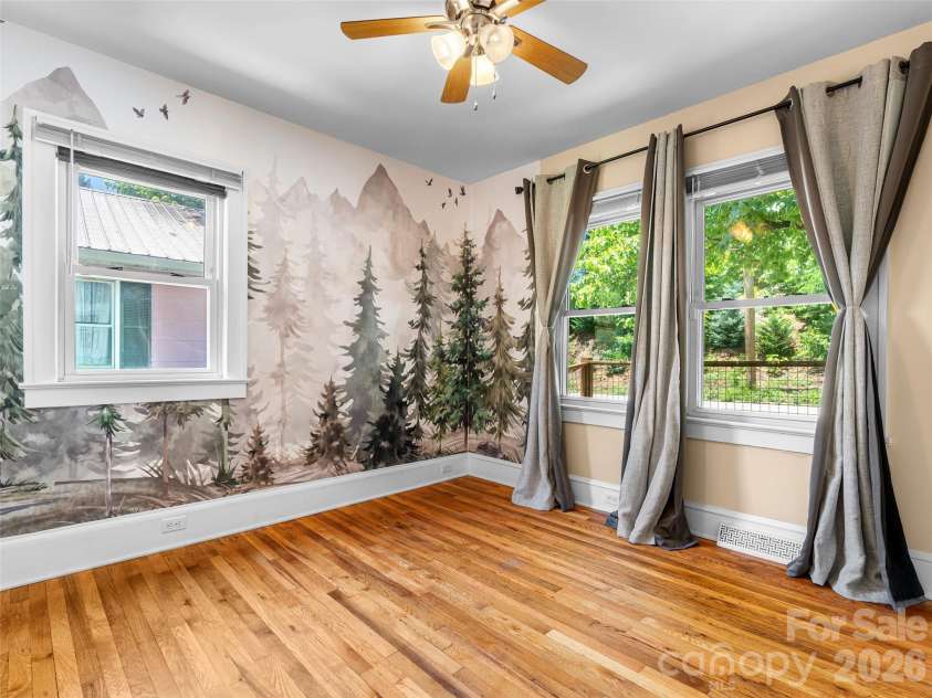 148 Sand Hill Road, Asheville, NC 28806.  MLS# CAR4396689, YatesRealty ID 35020. Incredible custom wall mural.