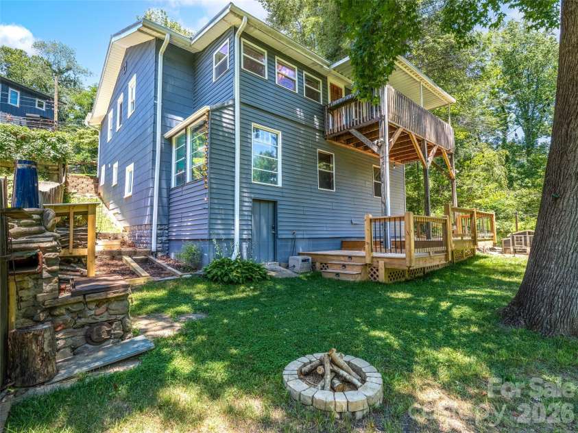 148 Sand Hill Road, Asheville, NC 28806.  MLS# CAR4396689, YatesRealty ID 35020. There's even a firepit!