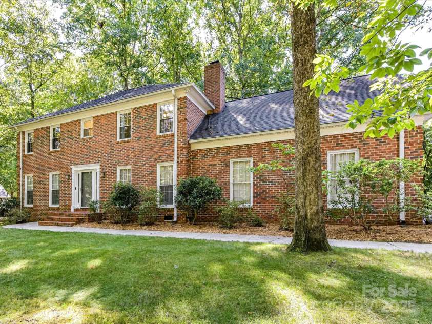 2506 King Arthur Drive, Monroe, NC 28110.  MLS# CAR4297091, YatesRealty ID 35020. 