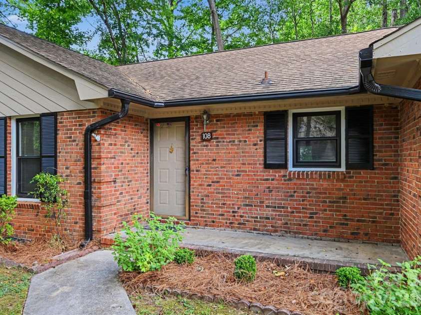 108 Jason Court, Fort Mill, SC 29715.  MLS# CAR4395888, YatesRealty ID 35021. 