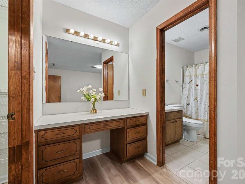 108 Jason Court, Fort Mill, SC 29715.  MLS# CAR4395888, YatesRealty ID 35021. Attached Primary Bath Suite