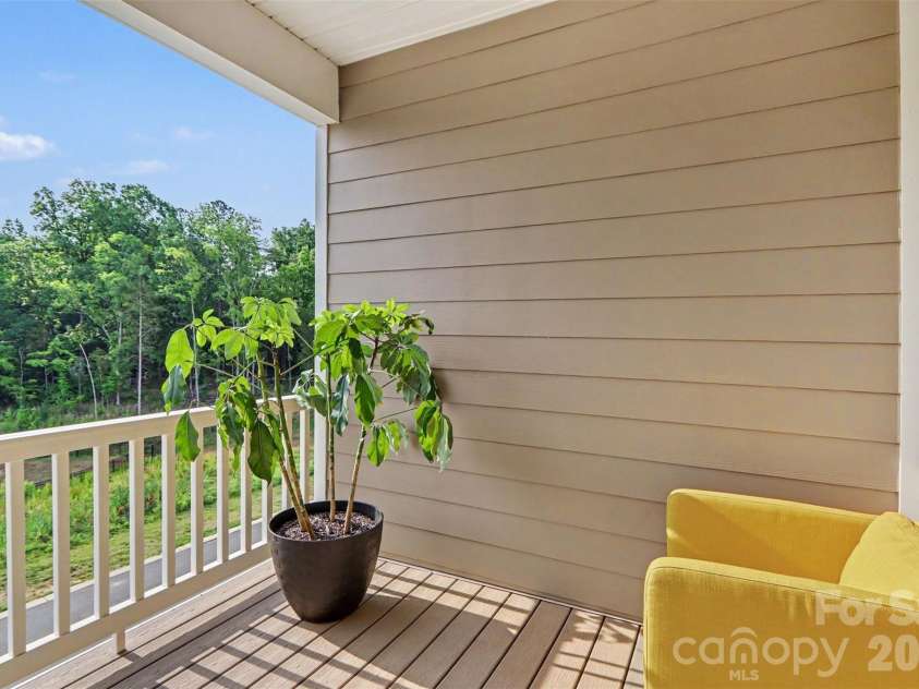 16704 Summers Walk Boulevard, Davidson, NC 28036.  MLS# CAR4397795, YatesRealty ID 35023. Balcony