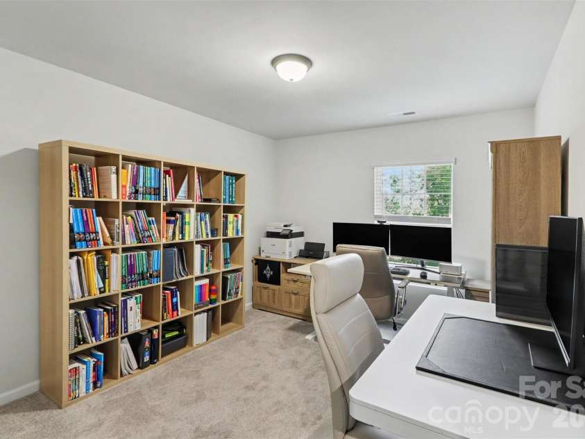 16704 Summers Walk Boulevard, Davidson, NC 28036.  MLS# CAR4397795, YatesRealty ID 35023. Bedroom/Office on 3rd floor