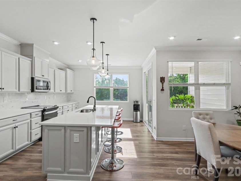 16704 Summers Walk Boulevard, Davidson, NC 28036.  MLS# CAR4397795, YatesRealty ID 35023. Kitchen on 2nd floor